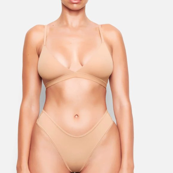 SKIMS Fits Everybody Nude Triangle Bralette Size Small - Picture 1 of 2